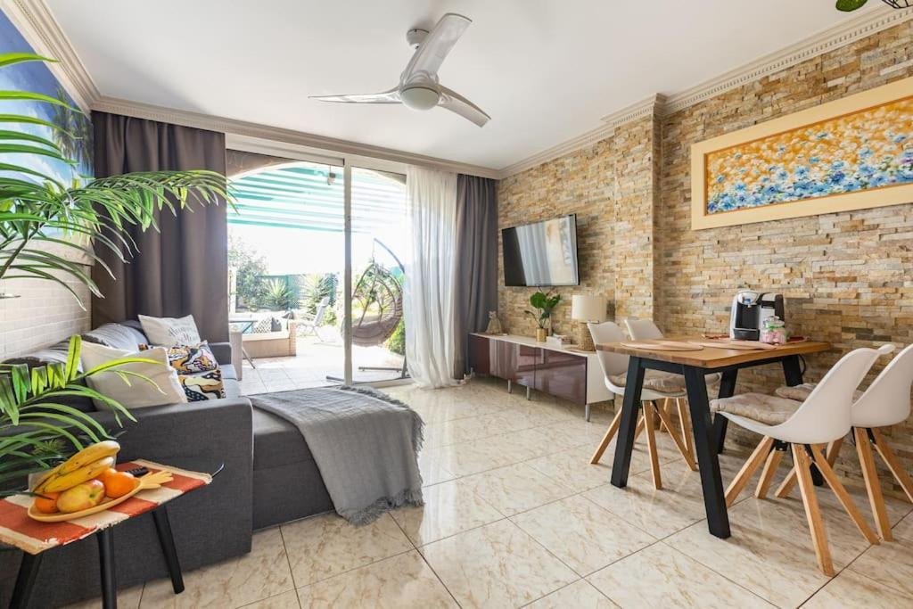 Pueblo Torviscas Sunset Harbour Private Apartment 아데제 외부 사진