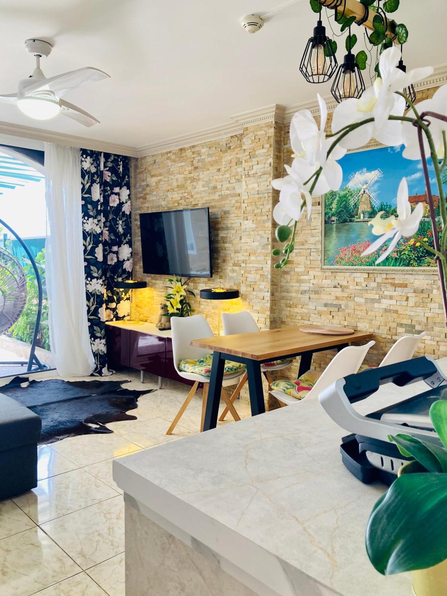 Pueblo Torviscas Sunset Harbour Private Apartment 아데제 외부 사진